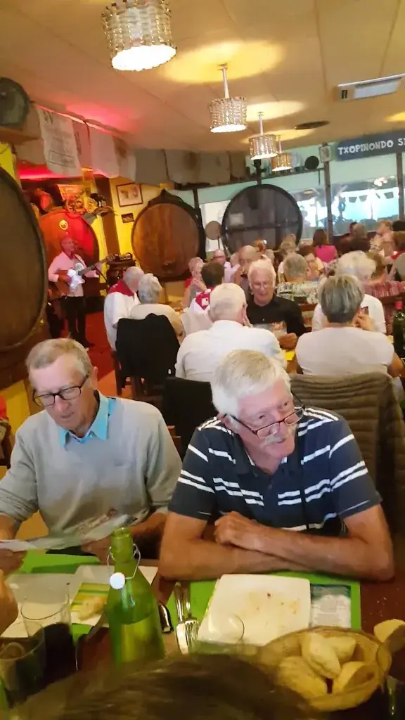 Cidrerie Berri  - Ascain - Restaurant_Ascain_slider_image_2