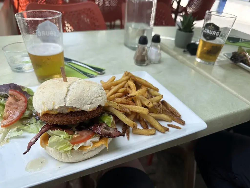 Florian Schmidt_Lagunen Artean_Ascain_review