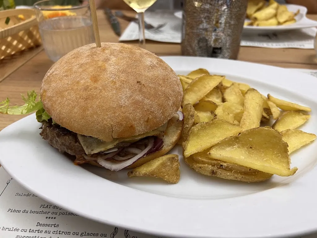 Mark Halverson_Moments Gourmands_Ascain_review