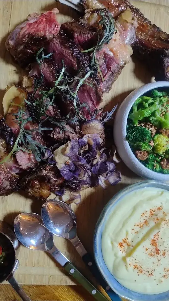 Edu Rodriguez_Hôtel Restaurant TRABENIA_Ascain_review