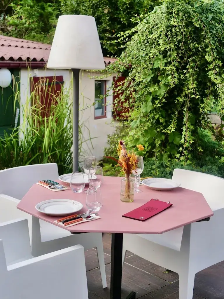 Hôtel Restaurant TRABENIA_Ascain_slider_image_1