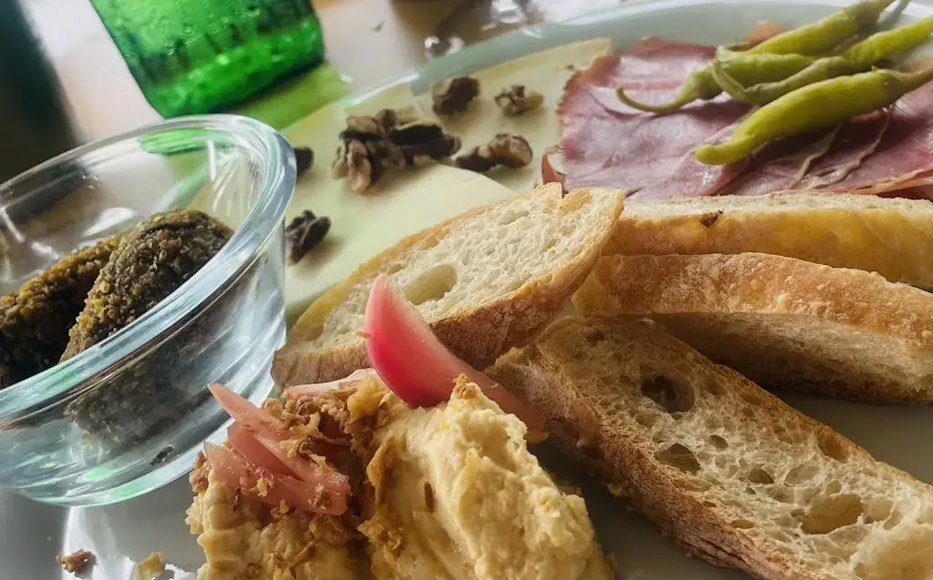 Mél Du_BIHOTZ_Ascain_review