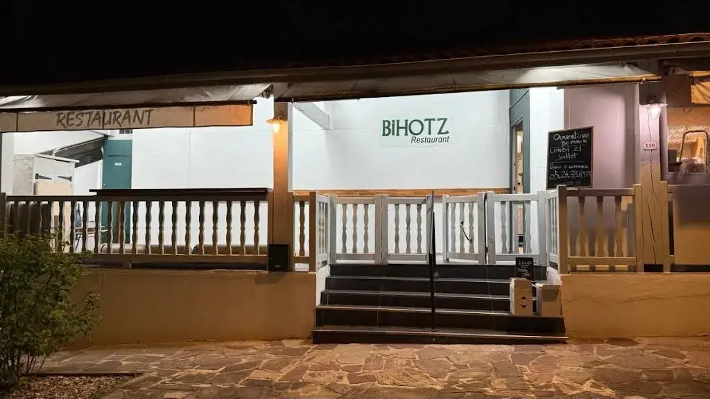 BIHOTZ restaurant in Ascain
