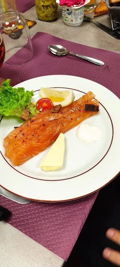 Menü_Auberge Du Boulodrome_Chambre_Bild_7