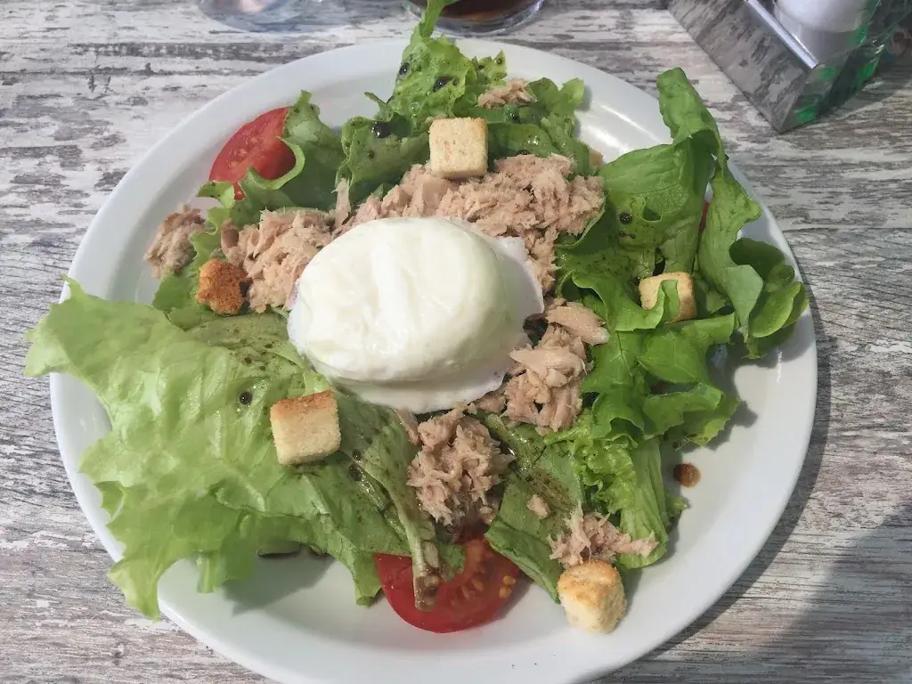 Menü_Auberge Du Boulodrome_Chambre_Bild_8