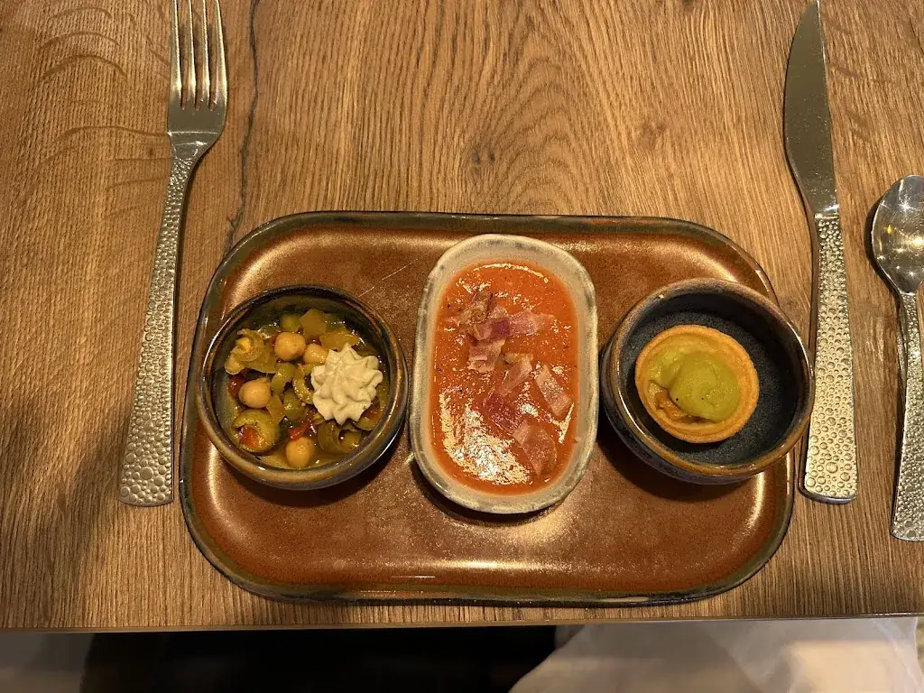 Dimitri Hotsyn_L'Essentiel_Saint-Jean-de-Luz_review