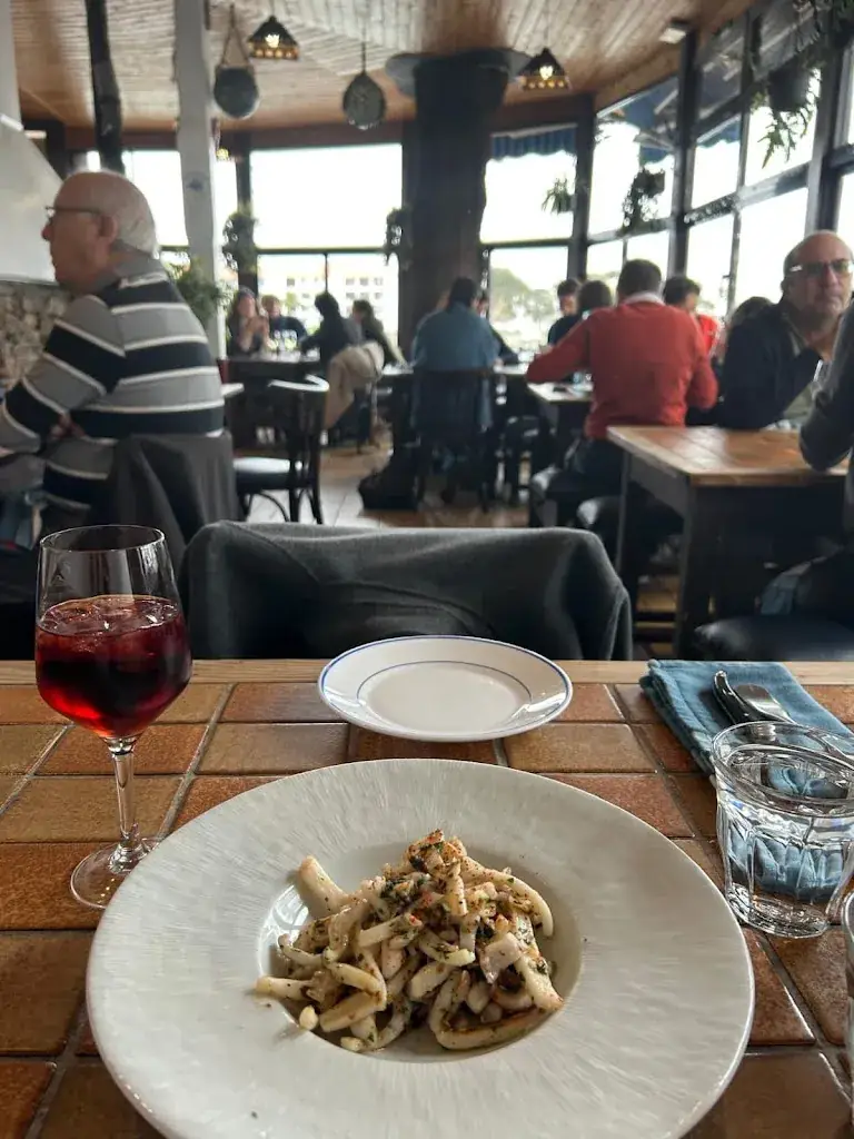 Özge Efe_Arrantzaleak L' Auberge aux Poissons_Ciboure_recensione