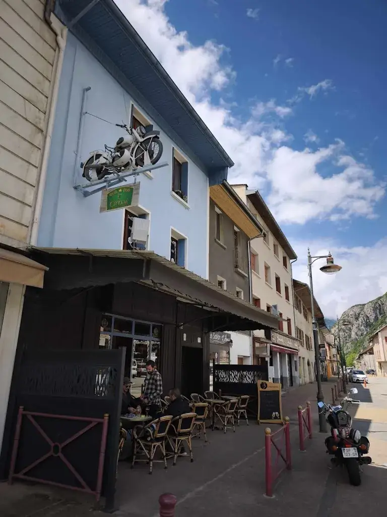 Pub O'Maé Restaurant in Chambre