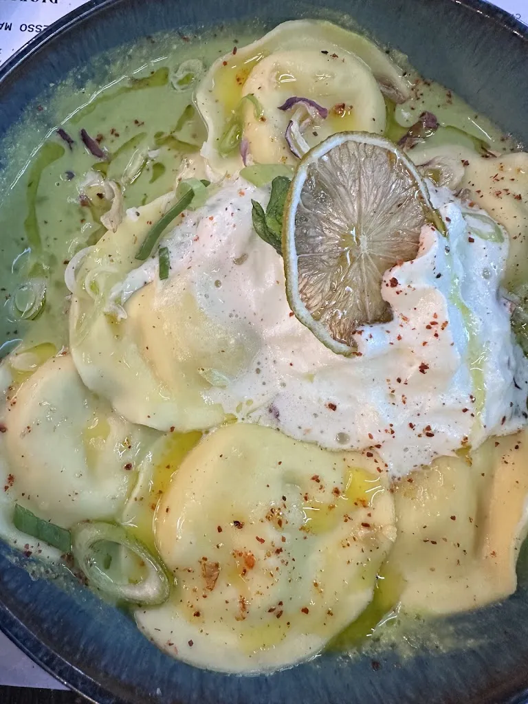 Dilia Kayumova_Tavola Calda_Saint-Jean-de-Luz_review