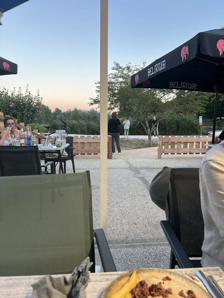 Sergus White_Chalet du Tornet_Balme-de-Sillingy_review