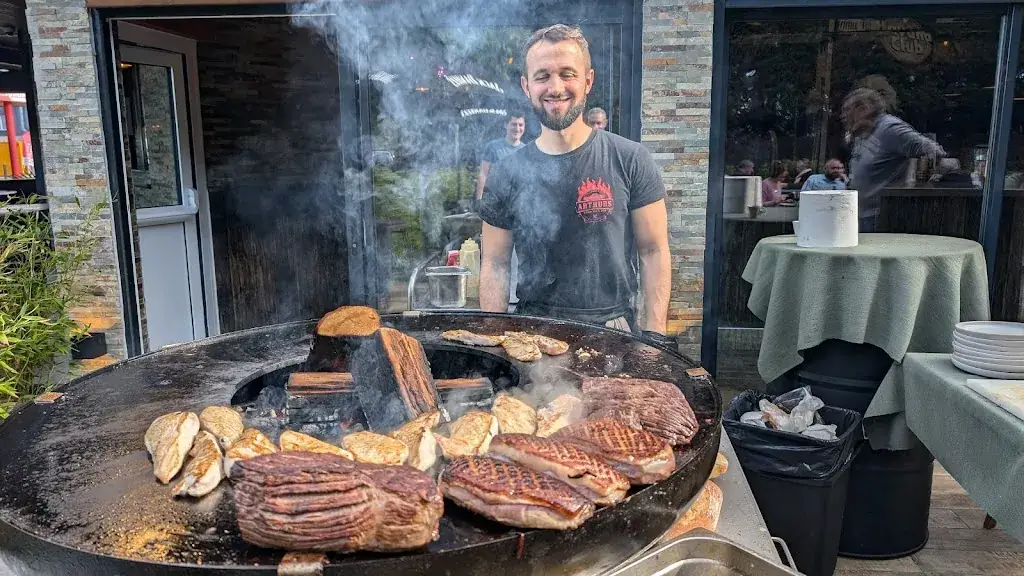 Vincent_Arthurs Frenchies BBQ_Lanton_review