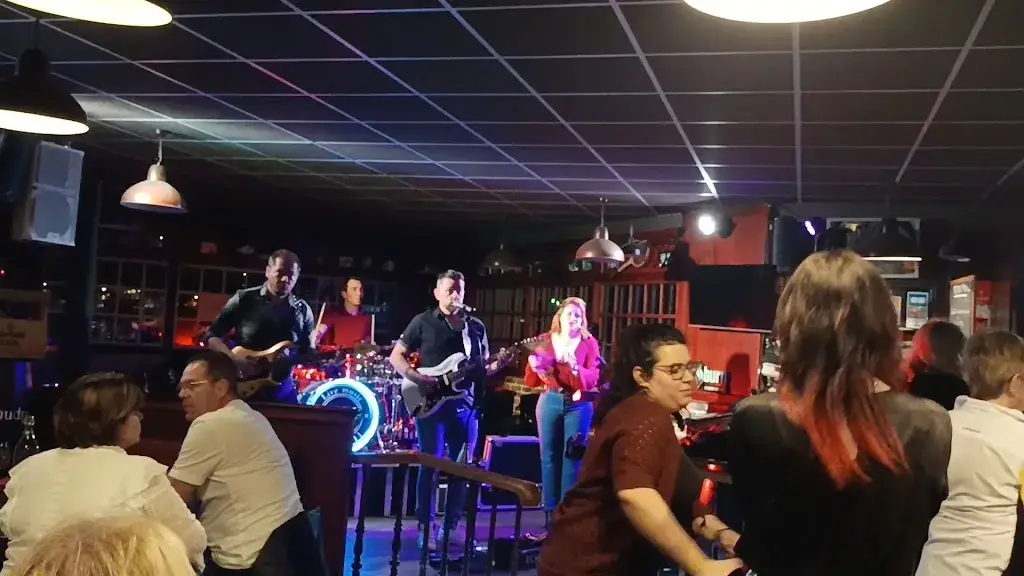 Arthurs Frenchies BBQ_Lanton_slider_image_2