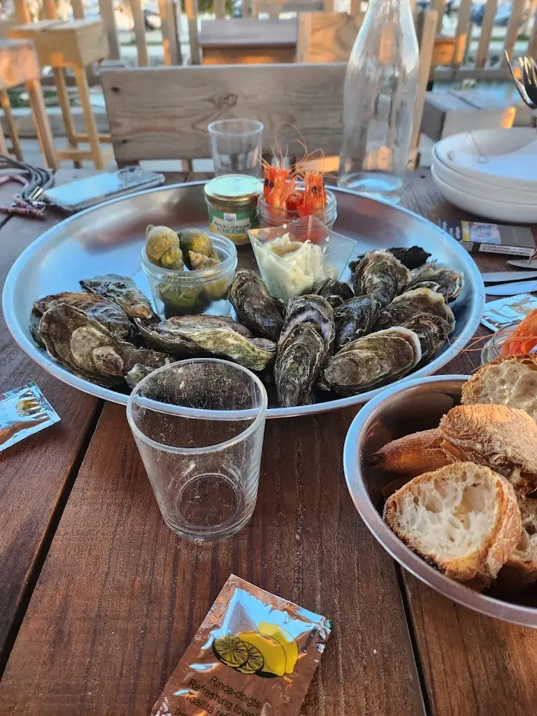 Christian Carron_Bernard Bergez cabane 8 port d Audenge_Audenge_recensione