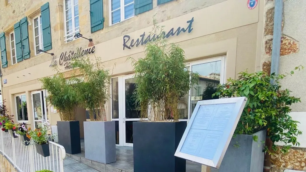 Logis Hôtel Restaurant la Chatellenie Restaurant in Availles-Limouzine