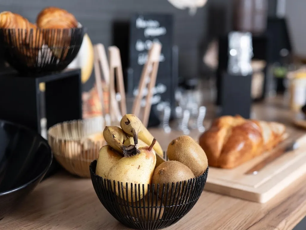 Logis Hôtel Restaurant la Chatellenie_Availles-Limouzine_slider_image_2