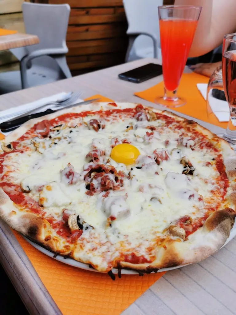 Menü_CLOSED has been for several years_Availles-Limouzine_Bild_9