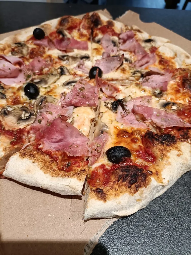 La pizz à romain restaurant in Avensan