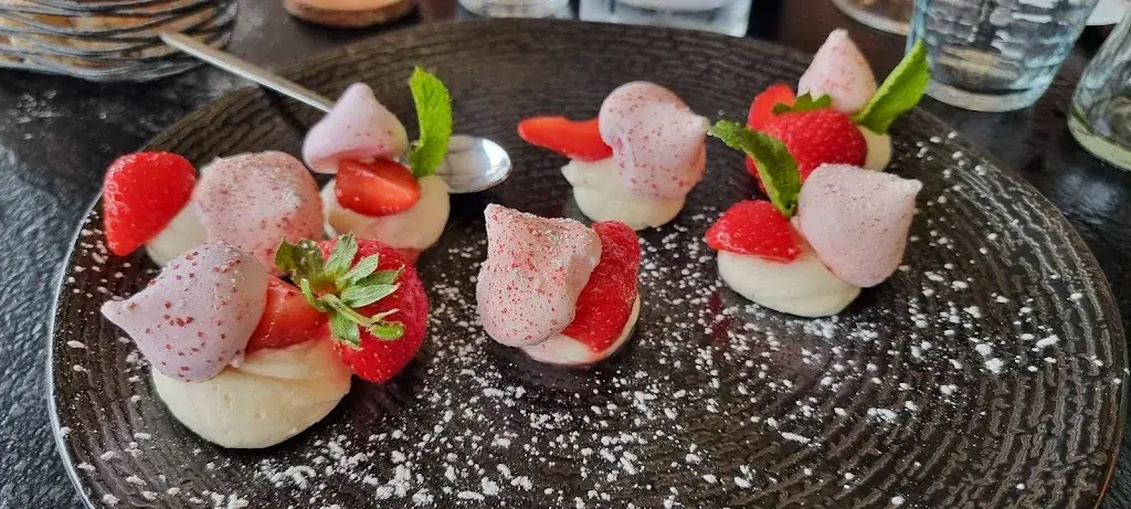 Hedwig van der Meer_Le Petit Bouchon Restaurant_Chasseneuil-du-Poitou_review