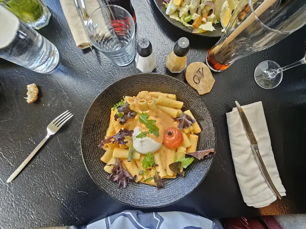 Le Petit Bouchon Restaurant_Chasseneuil-du-Poitou_slider_image_3