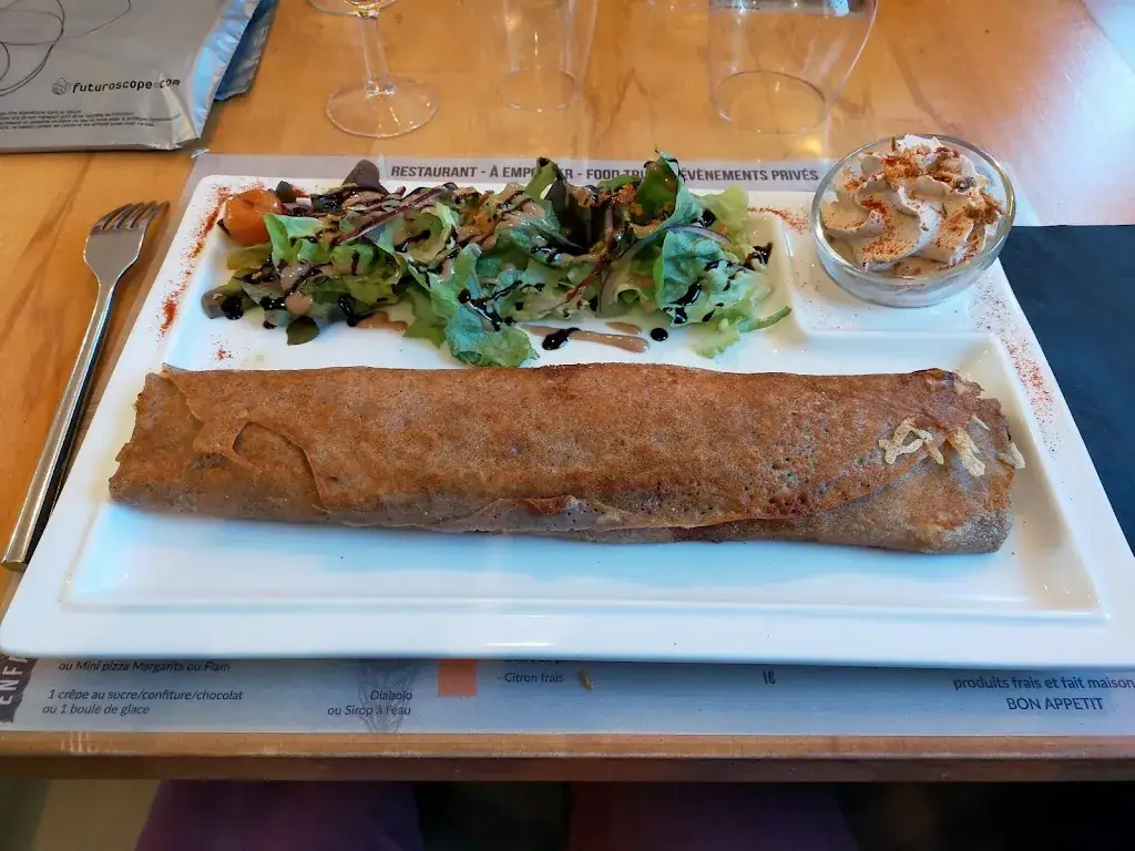 Anastasia Marion_La crée'Pierre_Avanton_review