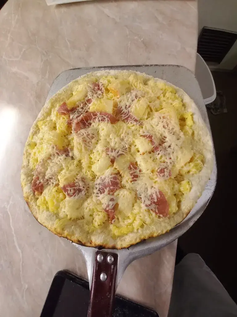 La Cabane à Pizza restaurant in Avanton