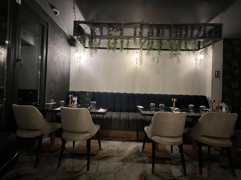 Alicia Wallace_AZURA_Aulnay-sous-Bois_review