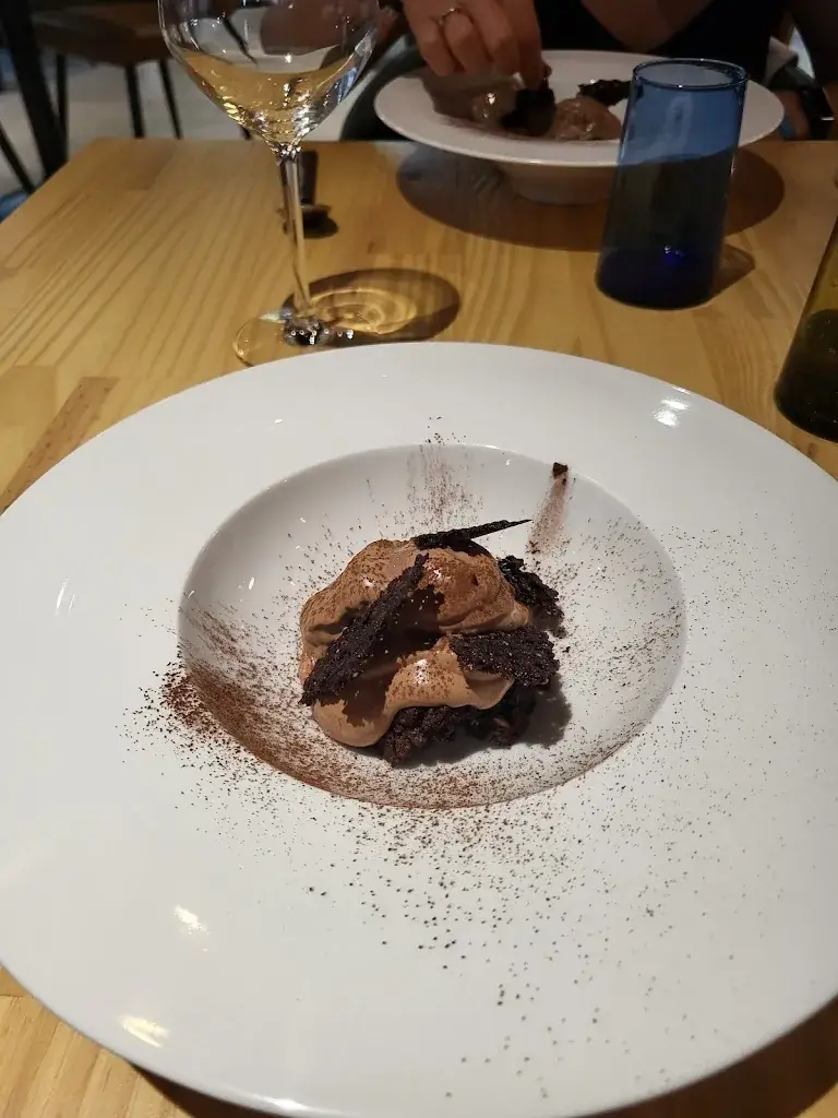 Yann L_L'ancre noire_Aytré_review