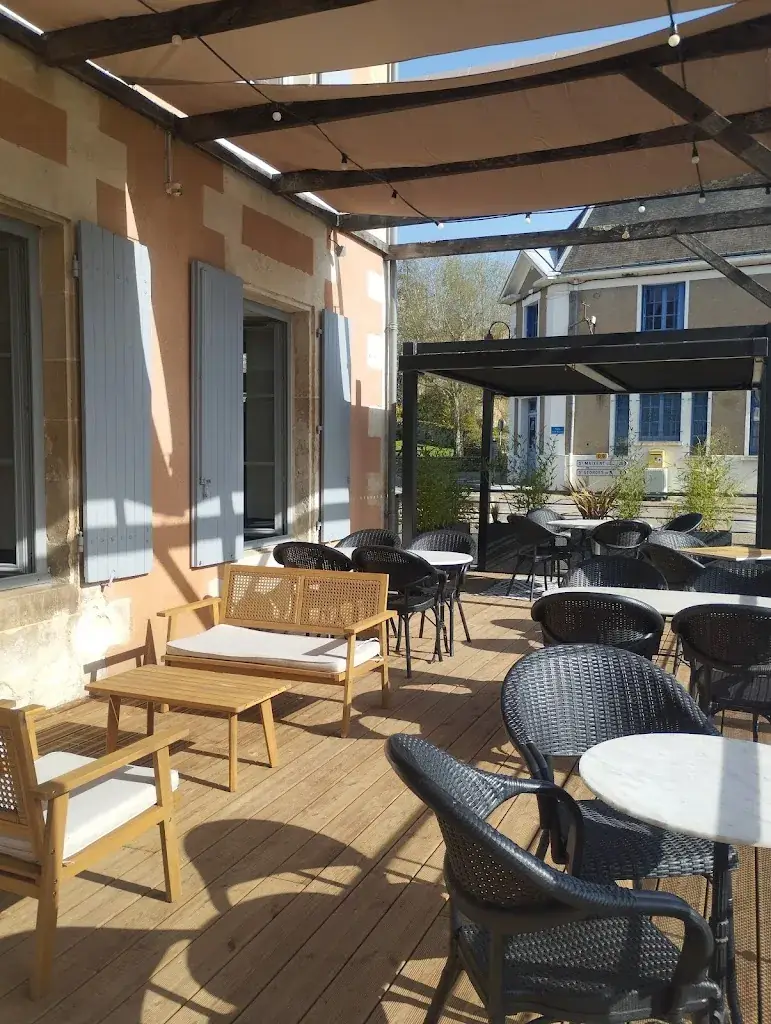 Auberge Du Sequoia restaurant in Augé