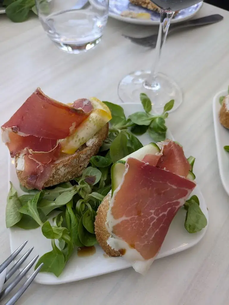 Auberge Du Sequoia_Augé_slider_image_2