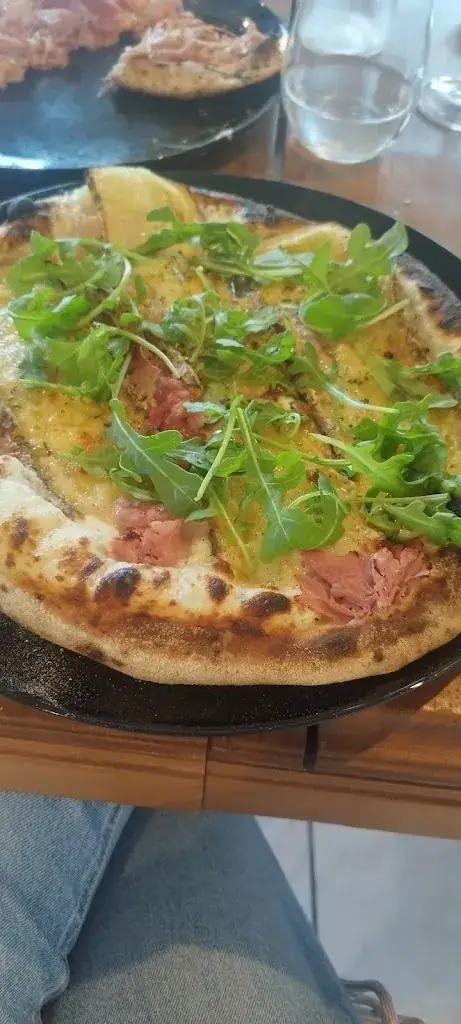 Laura_L'Ovalie_Chapelle-de-la-Tour_review