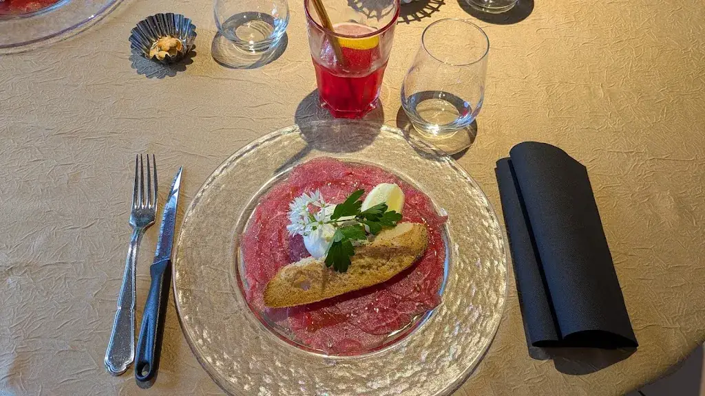 Cedric Degeneve_La Renaissance_Roche-sur-Foron_review