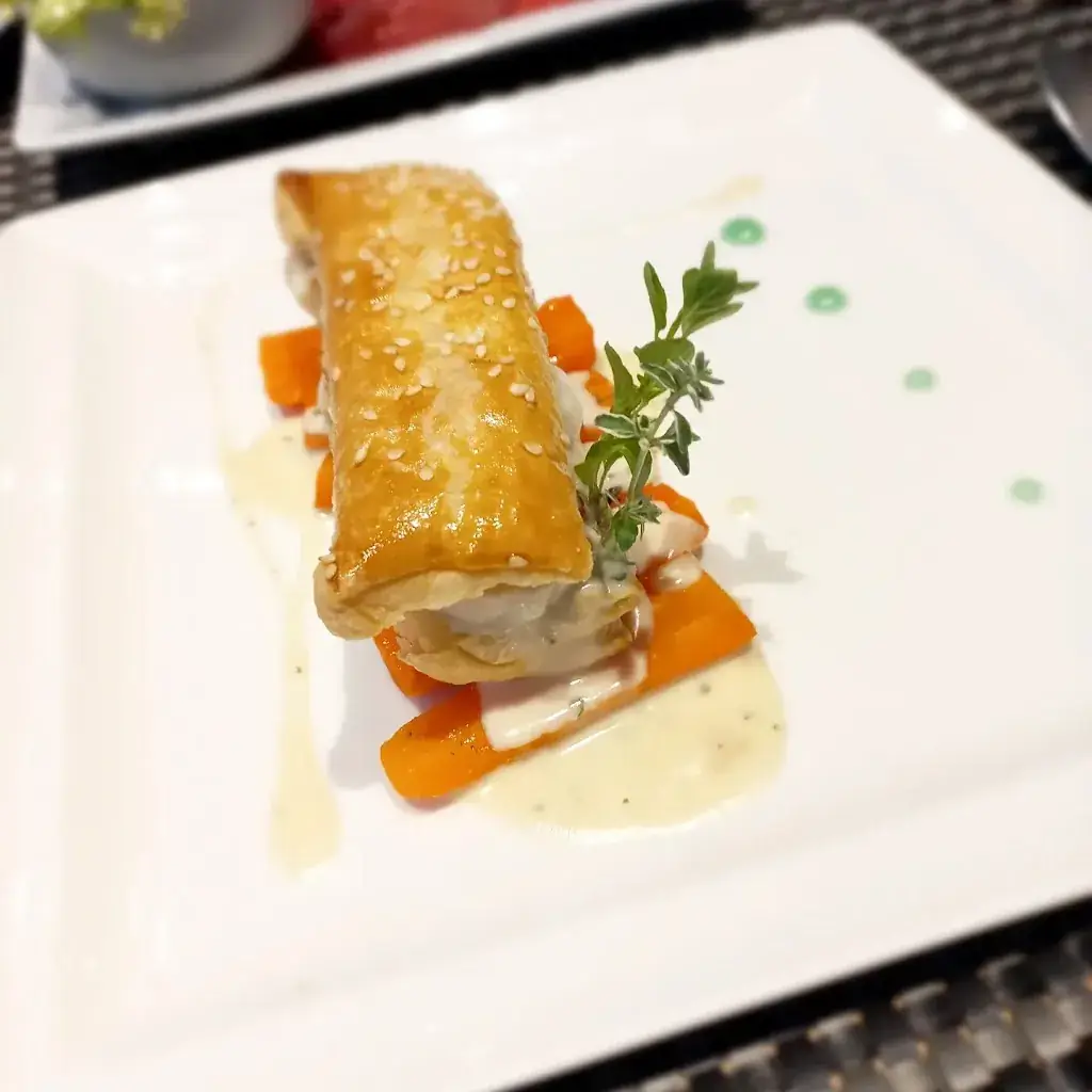 Elle Cna_La Renaissance_Roche-sur-Foron_review