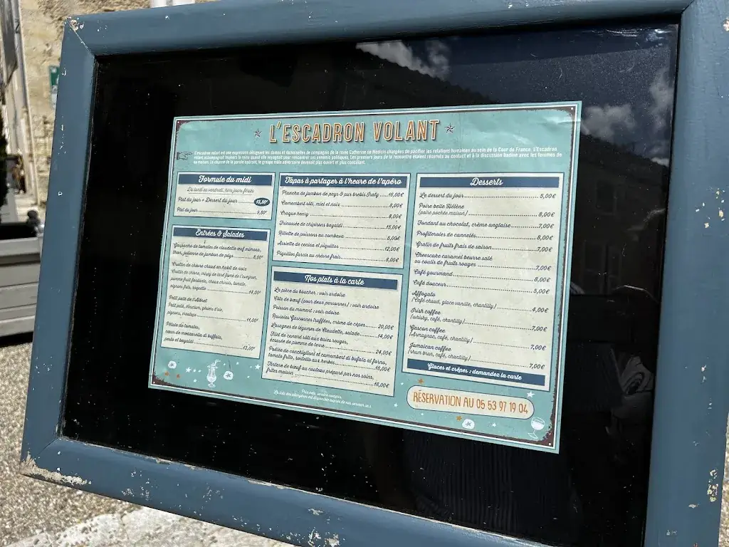 Andrea R_L'Escadron Volant_Nérac_review