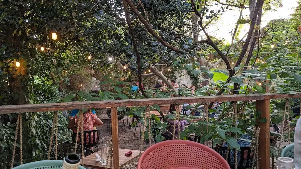 Rene Larsen_Le Cosmopolitain_Cadillac-sur-Garonne_review