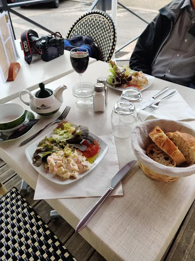 Shalom Bertie100_Restaurant-brasserie de la Halle_Cadillac-sur-Garonne_review