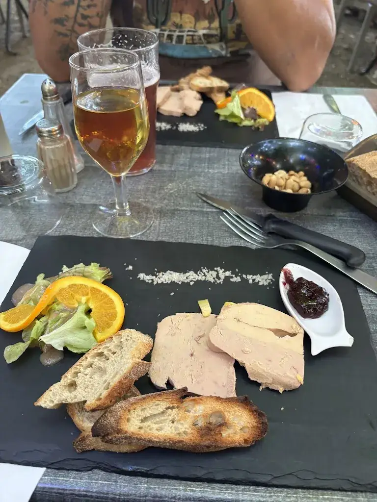 Eve Pat_Au Fil de l'eau_Sainte-Croix-du-Mont_review