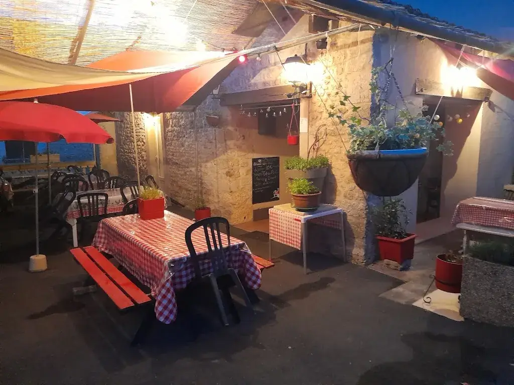 BAR RESTAURANT Le Relais De Blis Et Born._Auberoche_slider_image_1