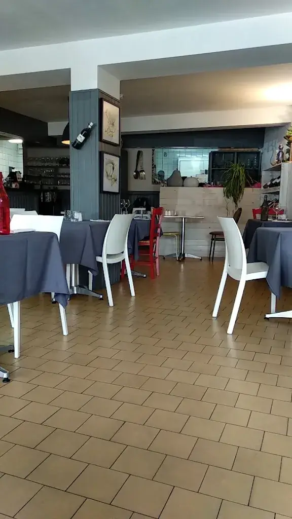 Václav Jindřich_Le Tire Bouchon_Barbezieux-Saint-Hilaire_review