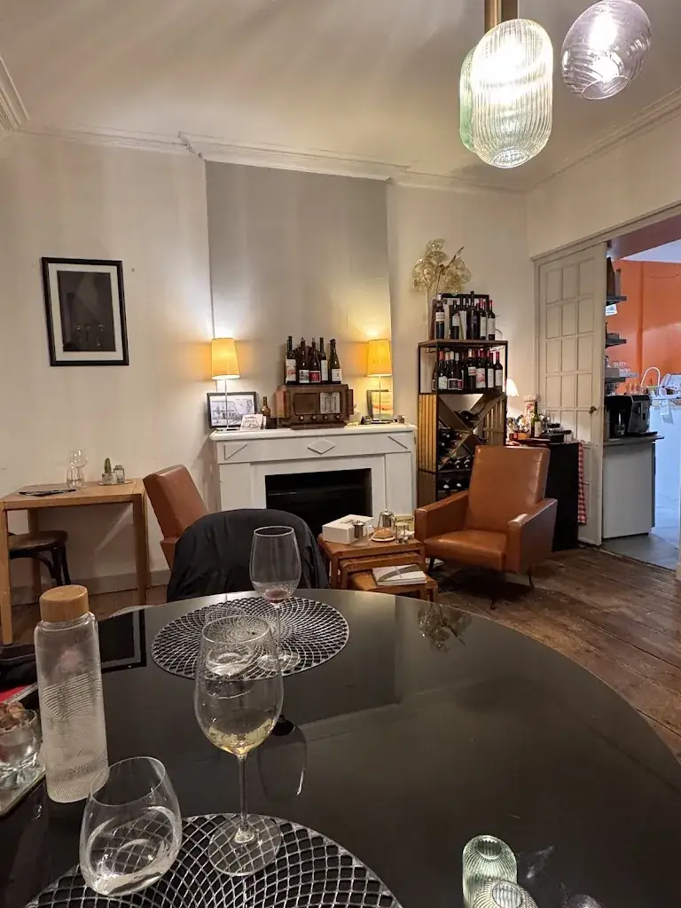 AM PIL_The Alchemist Restaurant Shop Cocktails Coworking_Barbezieux-Saint-Hilaire_review