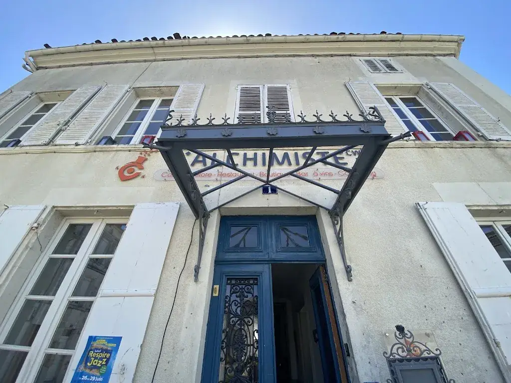 Gilles Benoit - Omega_The Alchemist Restaurant Shop Cocktails Coworking_Barbezieux-Saint-Hilaire_review