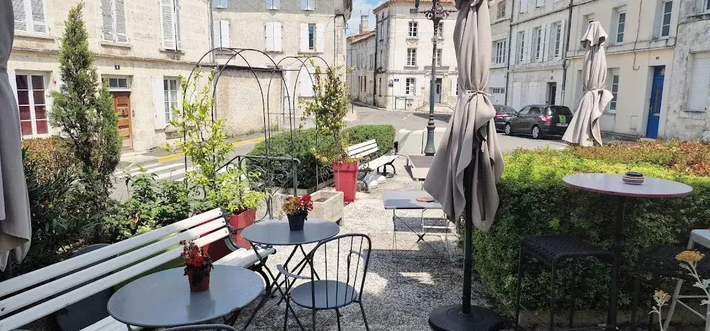 The Alchemist Restaurant Shop Cocktails Coworking restaurant in Barbezieux-Saint-Hilaire