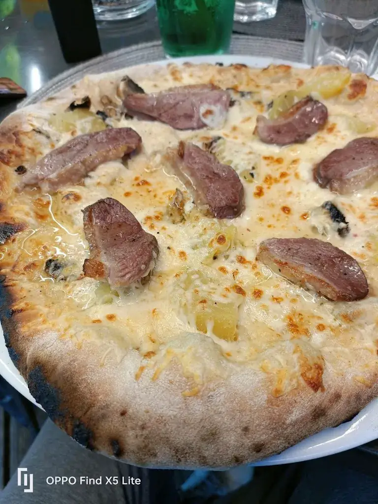 Emi Ly_Restaurant Pizzeria Chez Kathy_Barbezieux-Saint-Hilaire_review