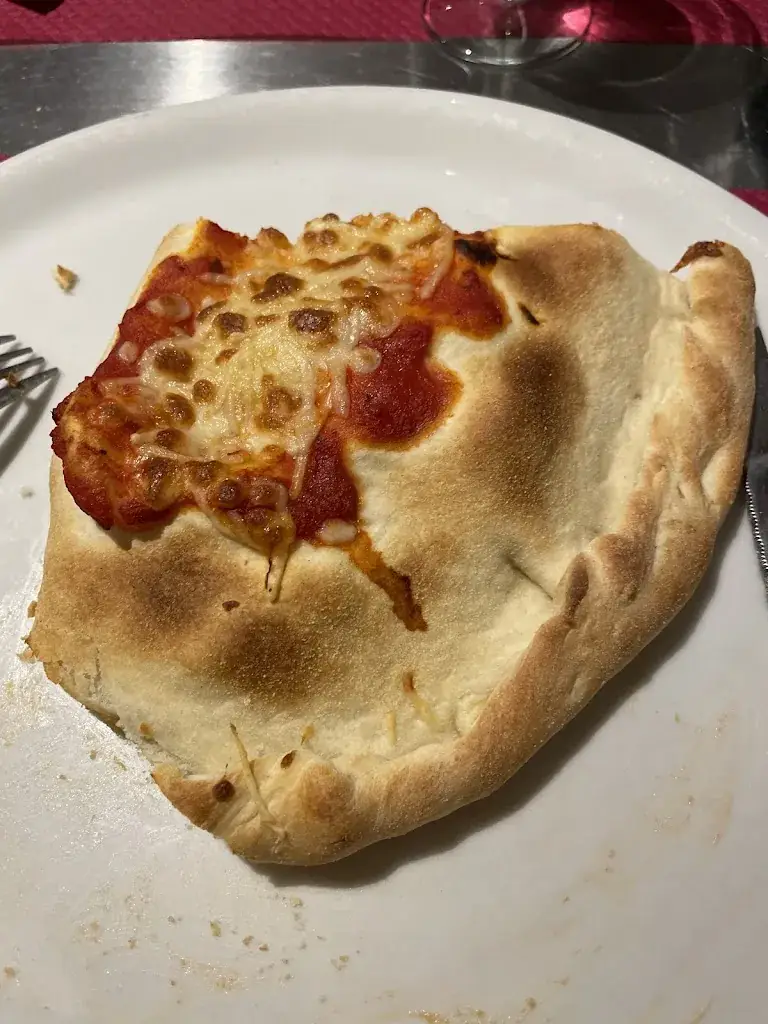 Anne Roy_1ʳᵉ Avenue_Barbezieux-Saint-Hilaire_review