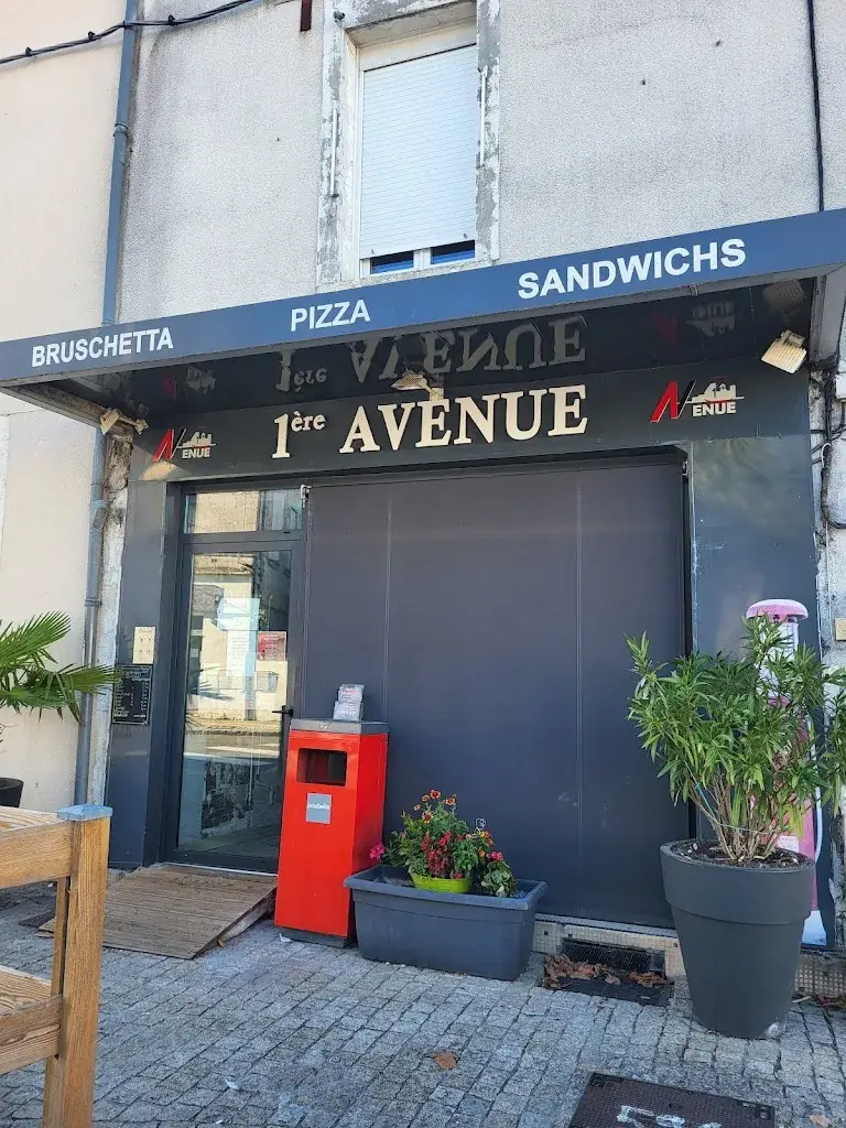 Hector3230_1ʳᵉ Avenue_Barbezieux-Saint-Hilaire_review