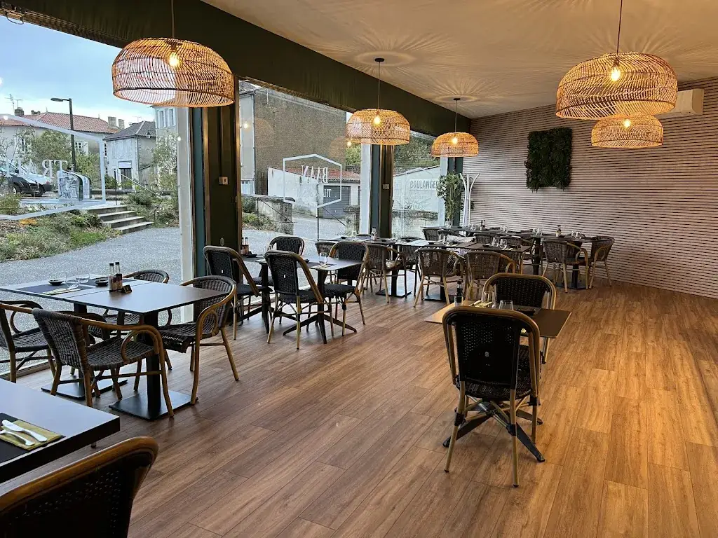 Cooper Mcassey_Baan Thai_Barbezieux-Saint-Hilaire_review