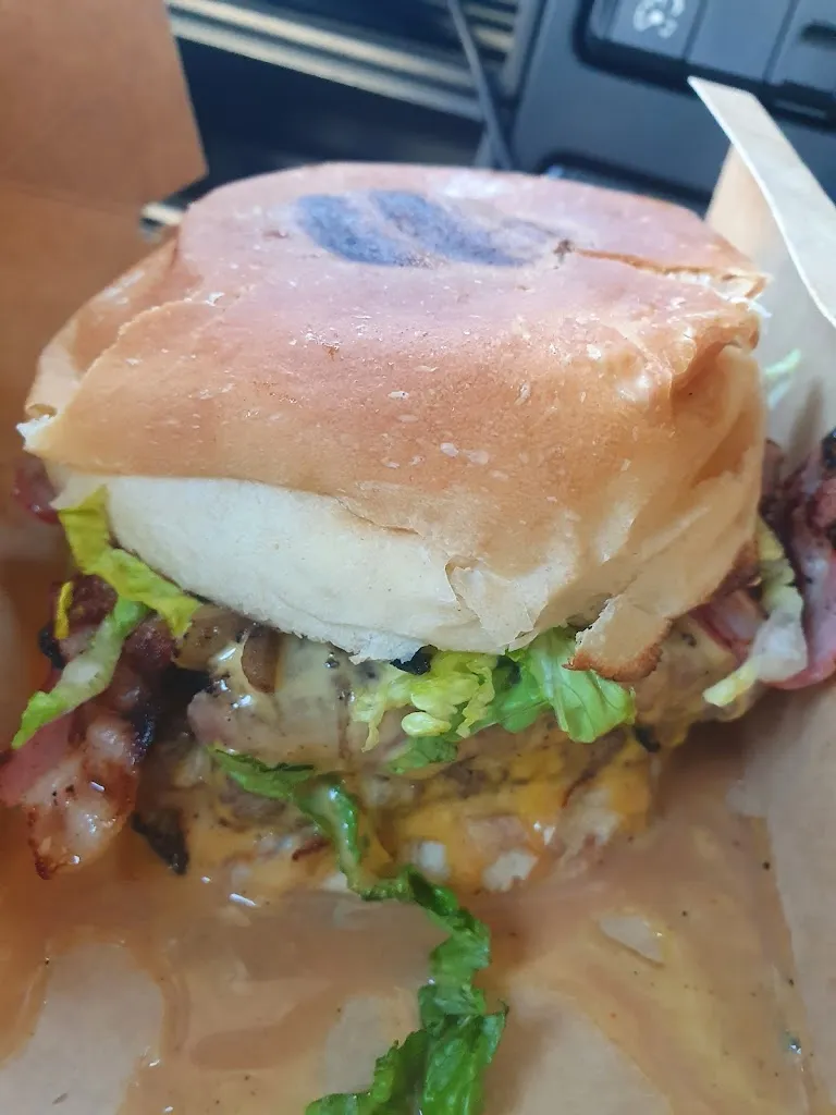 Big Burger_Barbezieux-Saint-Hilaire_slider_image_3