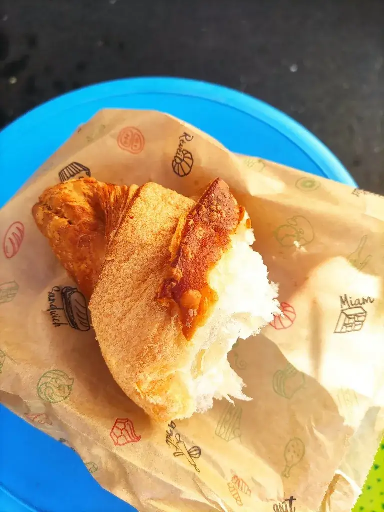 Oim De Laclass_D'Humeur Affamée_Barbezieux-Saint-Hilaire_review