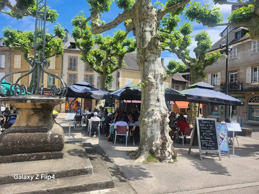 John Reilly_Le Grand Café De L'univers_Beaulieu-sur-Dordogne_review