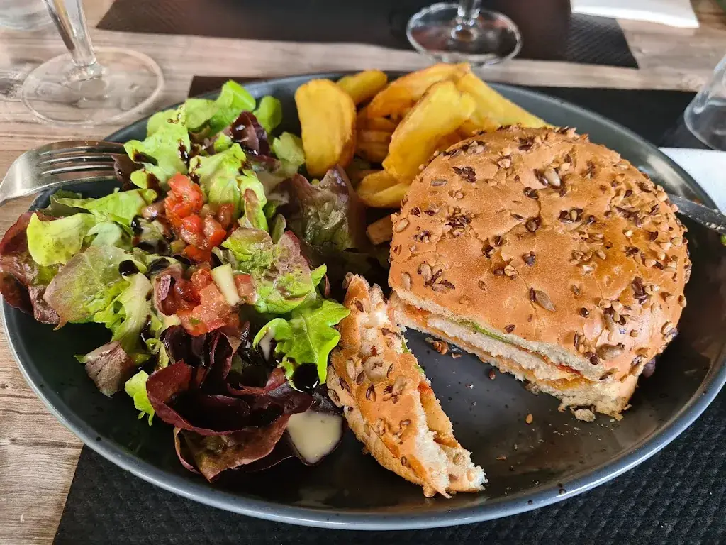 J. Rieckmann_Le Grand Café De L'univers_Beaulieu-sur-Dordogne_review