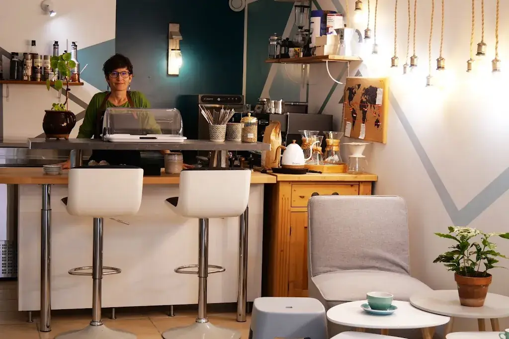 pilea.café - café, torréfaction, thés, petite restauration restaurant in Beaulieu-sur-Dordogne